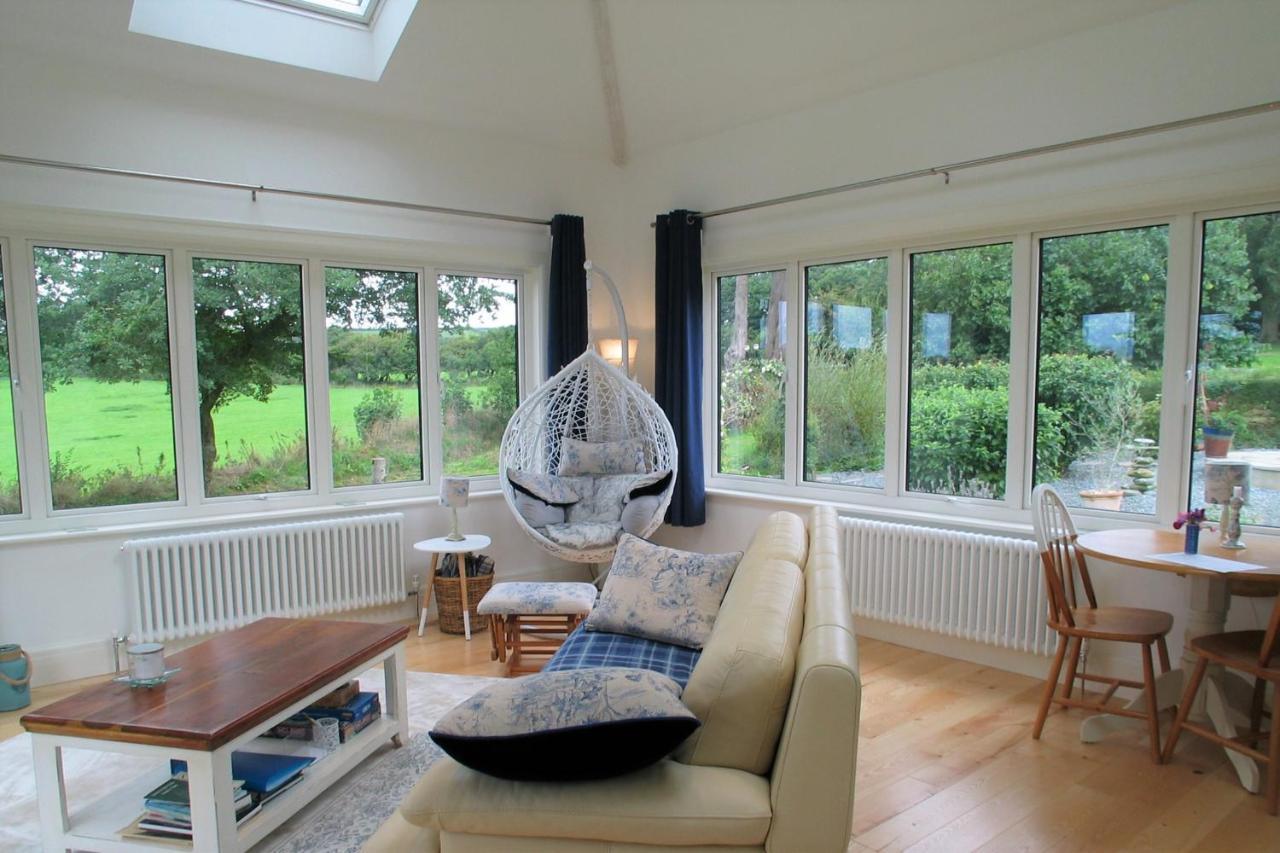 Horsna Parc Retreat Bed & Breakfast Saint Tudy Exterior photo