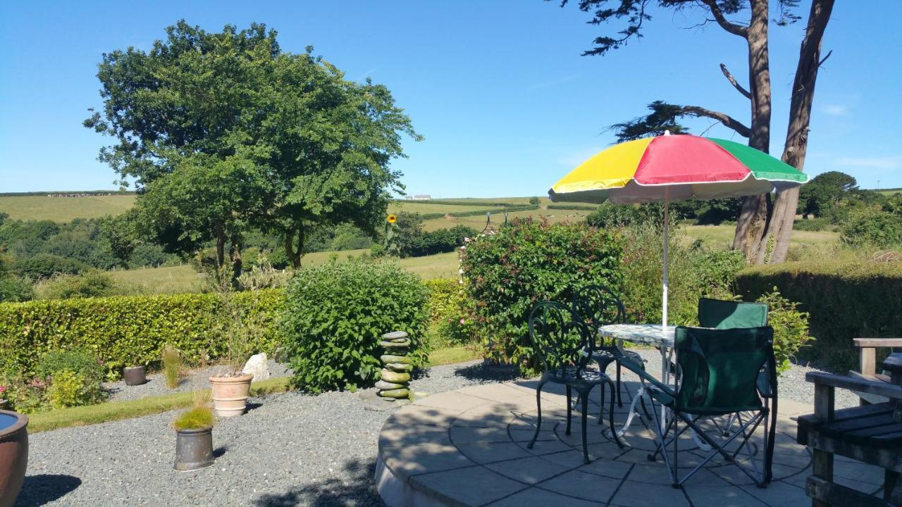 Horsna Parc Retreat Bed & Breakfast Saint Tudy Exterior photo