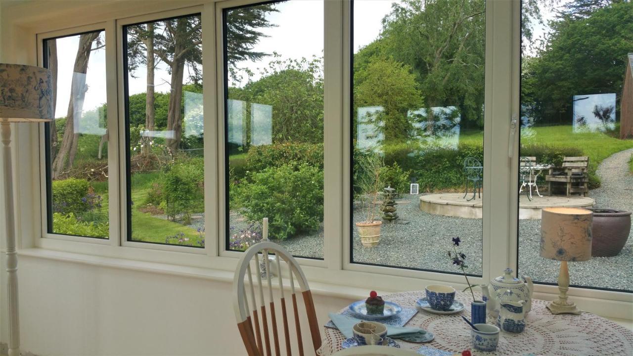 Horsna Parc Retreat Bed & Breakfast Saint Tudy Exterior photo
