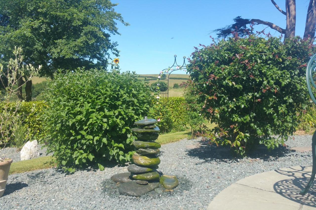 Horsna Parc Retreat Bed & Breakfast Saint Tudy Exterior photo